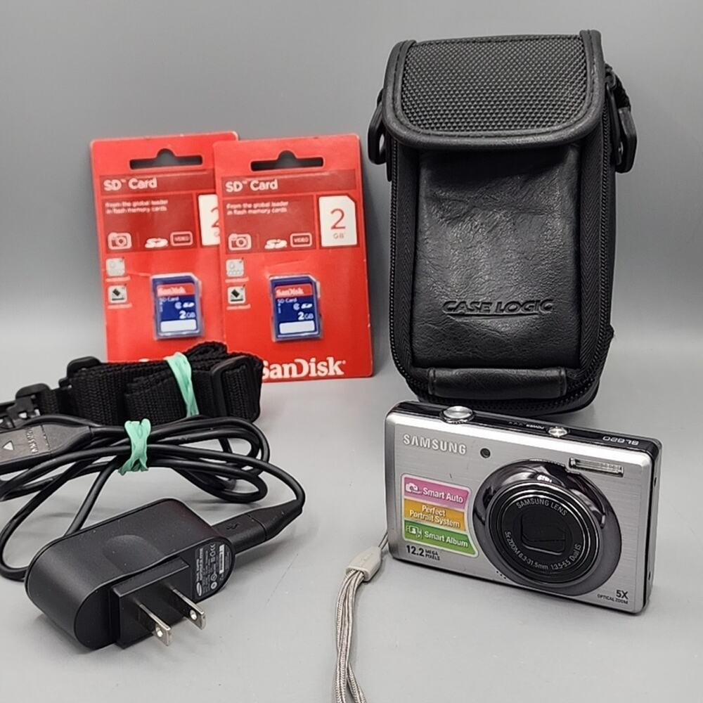 Samsung SL Series SL620 12.2MP Digital Camera Chrome & Case, AC Cord 2 New Cards